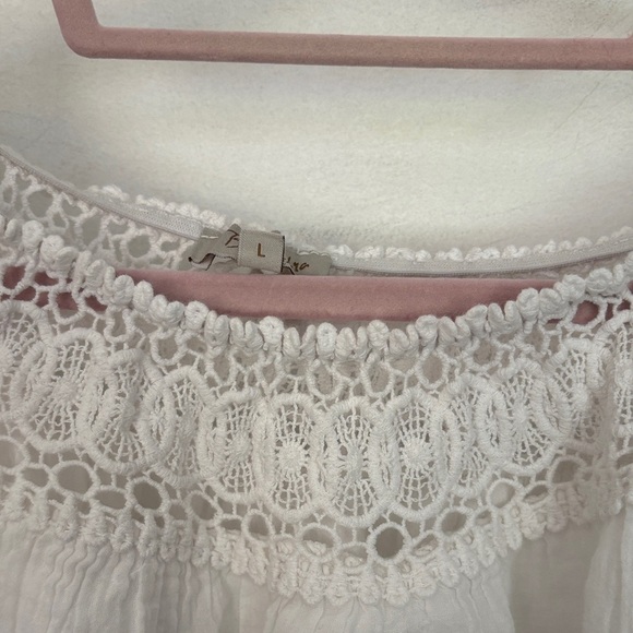 Elegant Cream Lace Women's Blouse - Picture 5 of 7